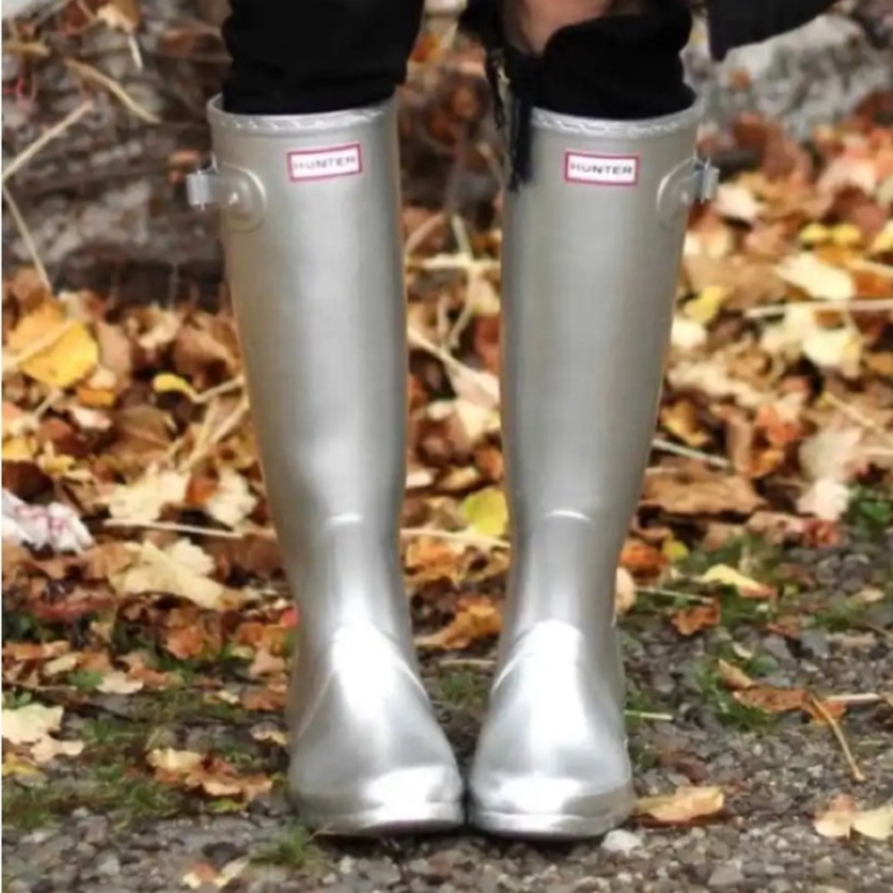 Women’s Size 8 Hunter Tall Rainboot Metallic Silver